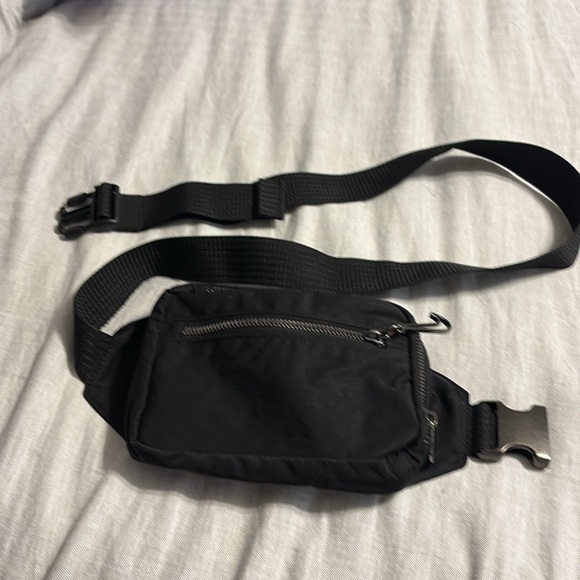 nike fanny pack - Picture 2 of 3